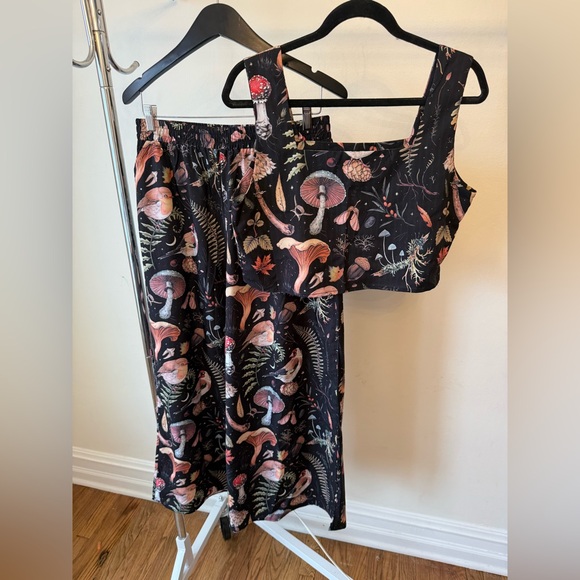 Mushroom Print Two Piece Pant Set - Picture 3 of 6